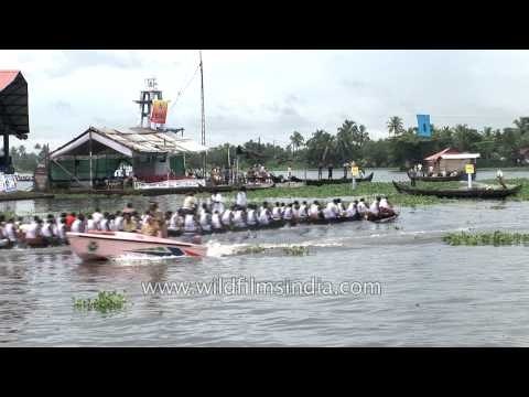 Kerala snake boat race - best adventurous activity in Southern India