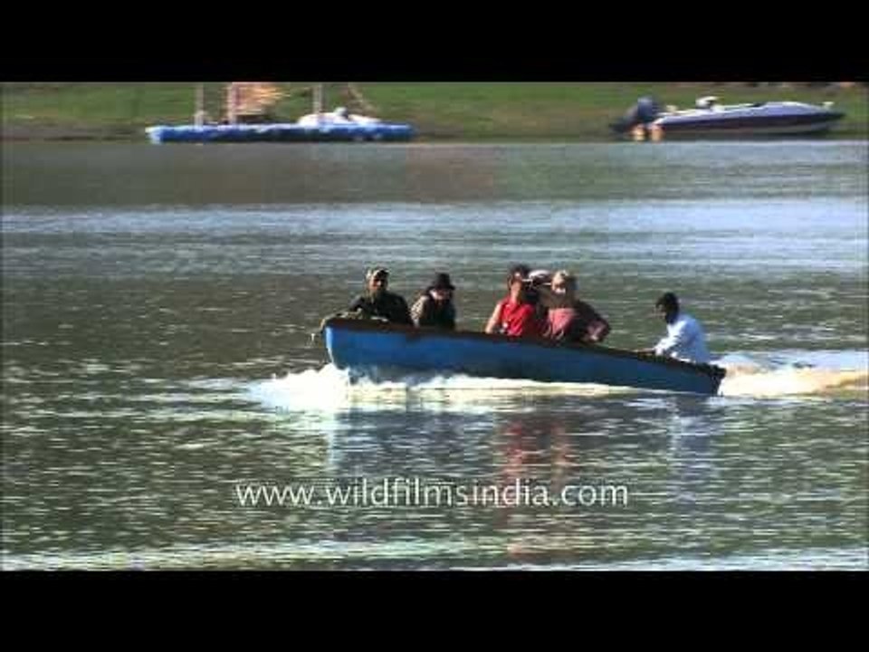 Relaxing motorboat tour of the River Denwa in Satpura National Park