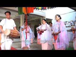 Devotees of Khrishna chanting Holi Pala in Manipur