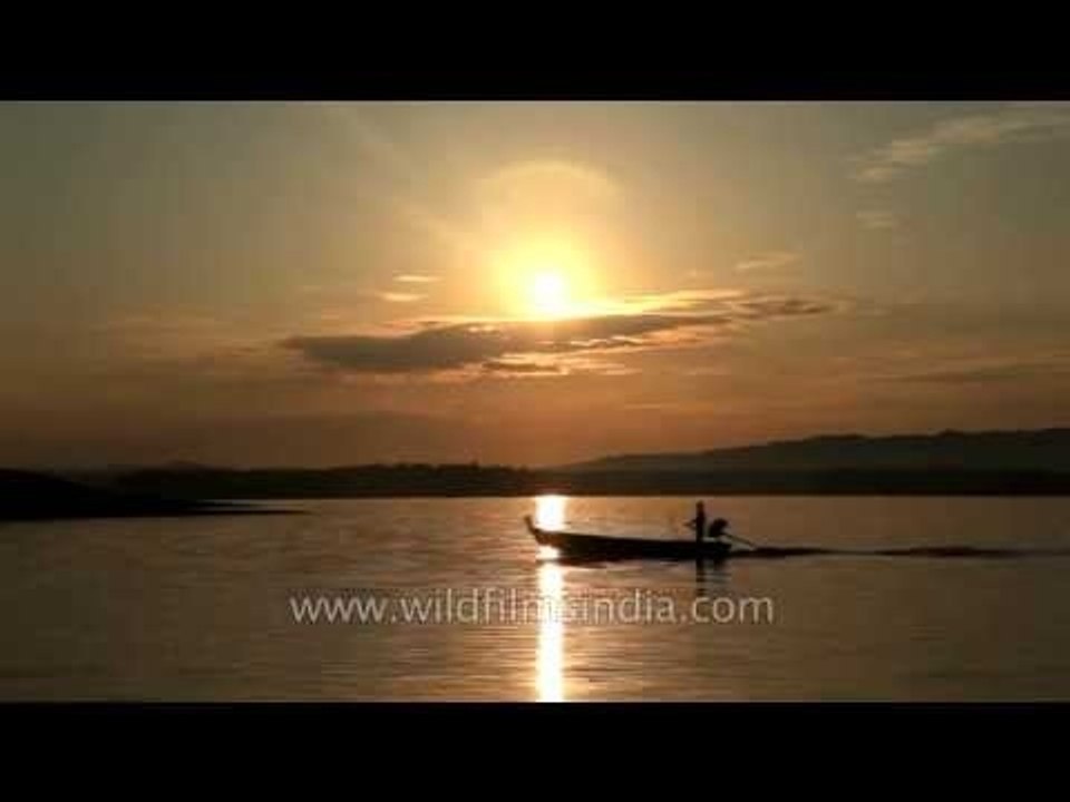 Sunrise at Denwa river - Madhya Pradesh
