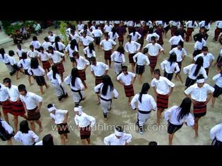 Mass group of Mizos dancing Tlanglam