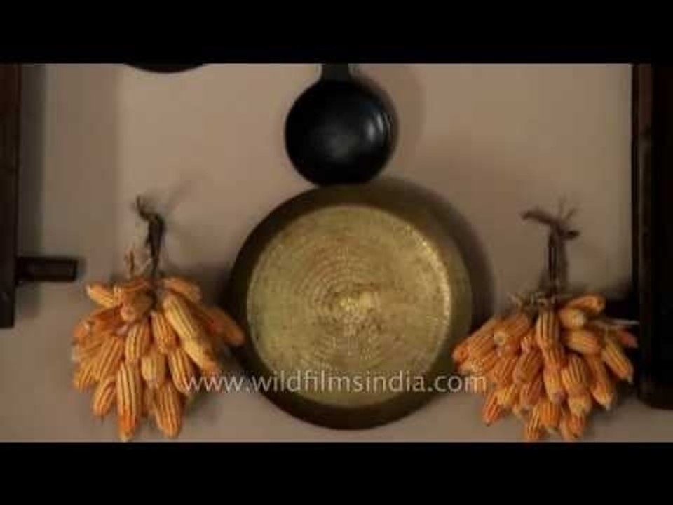 Walls of Kanha Earth Lodge decorated with tribal ornaments