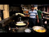 Preparing a savory street food snack : Udaipur