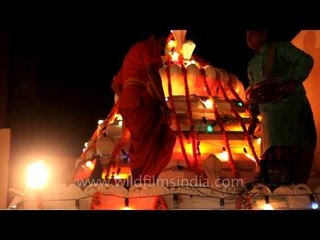 Pandits ready for the 'Maha Abhishek' of Shiv Linga