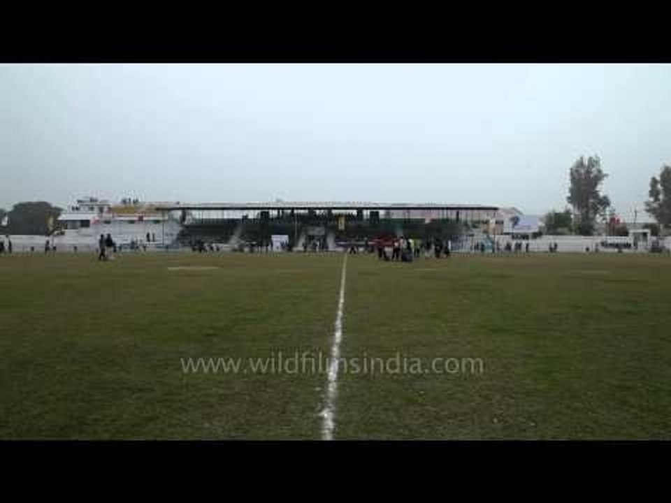 Hockey players warming up before the match