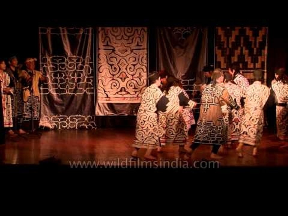 Traditional Ainu dance India tour performance - Hararki (A crane fly in sky)