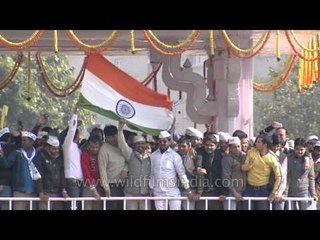 Rambunctious revelry marks Ramleela Maidan Kejriwal Oath