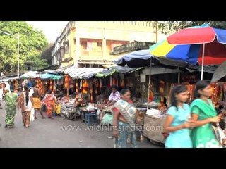 Market outside Kalighat temple : Kolkata