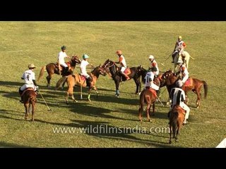 Players line up for a new chukker