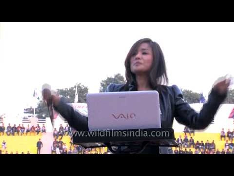 Roselyn Hmar performing in Delhi