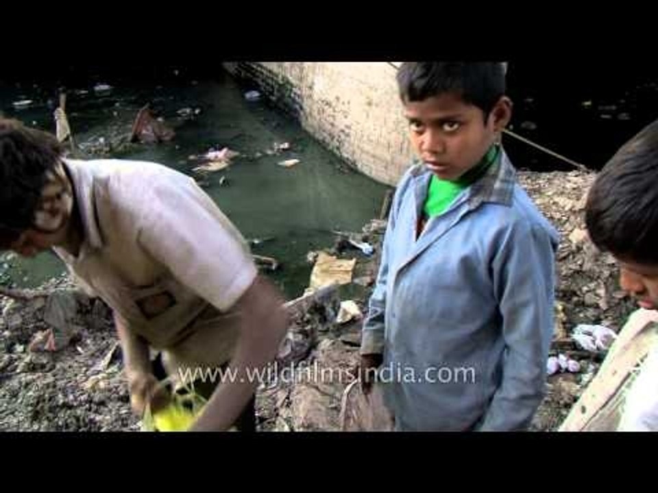 Dirt filled hands : Rag pickers in Delhi