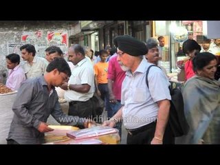 Pre Diwali rush in Khari Baoli market : Delhi