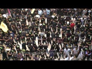 Continous chest beating by Shia muslims during Muharram