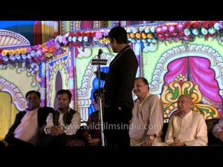 Shailesh Lodha during kavi sanmelan at Lal Qila maidan