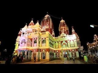 下载视频: Birla Mandir decorated with colourful lights during Janmashtami in Delhi