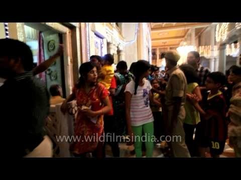 Queues of devotees at Birla Mandir during Janmashtami in delhi