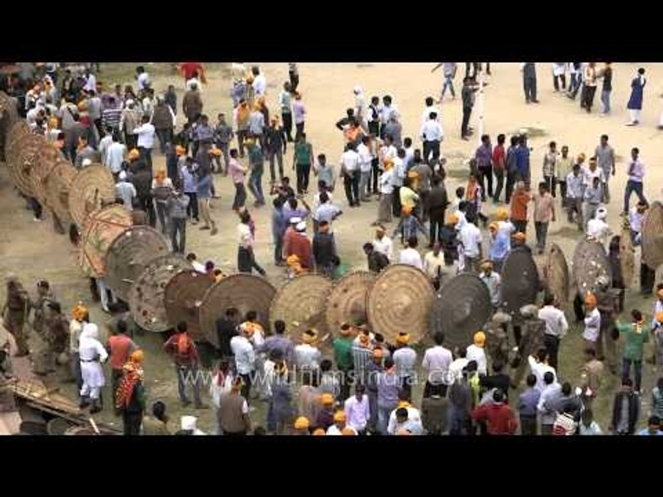 Thousands of  people gathered for Stone pelting...