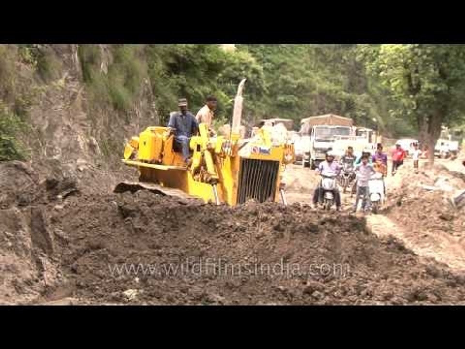 Uttarakhand drive-through on damaged roads