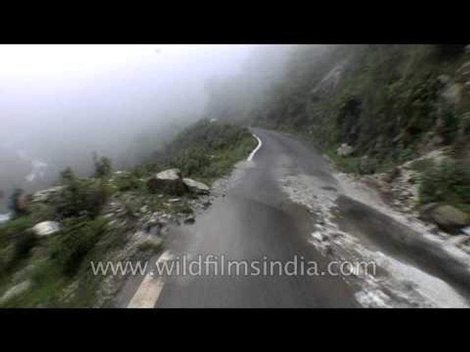 Damage on the roads from Tilwara to Uttarkashi