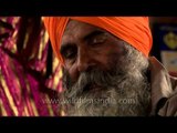 Sikh Devotee singing - 'Mann Sheetal Ho Gya Ji Darshan Karke' at Hemkund Sahib Gurudwara, Chamoli