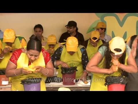Ending moments of the mango eating competition - Intense