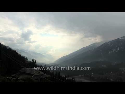 Clouds moving over the hills of Manali
