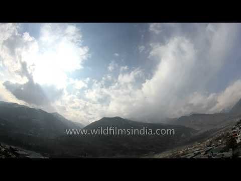 Clouds swirling over the Manali mountains