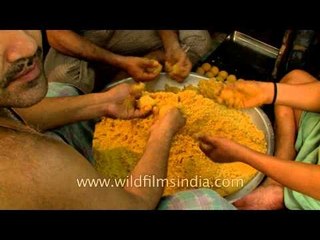 How to make 'Besan Ke ladoo' ?