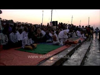 Hawans and kirtans being performed during Maha Kumbh, Allahabad