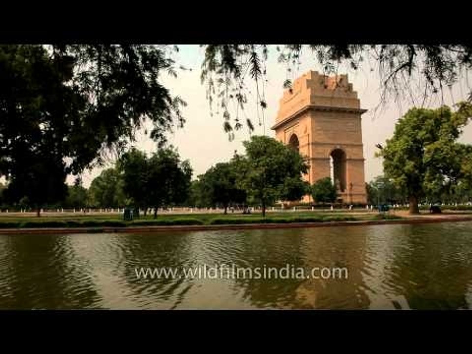 Side view of India Gate, New Delhi