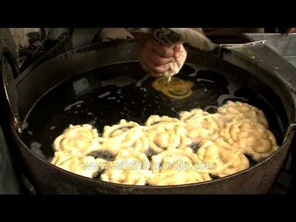 Jalebi in the making