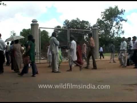 People entering the Konark Sun Temple
