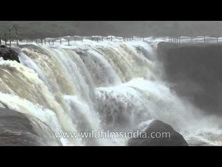 Cherrapunji - fog abounds around falls