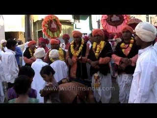 Sea of devotees at Shri Siddheshwar Maharaj Yatra in Solapur, Maharashtra