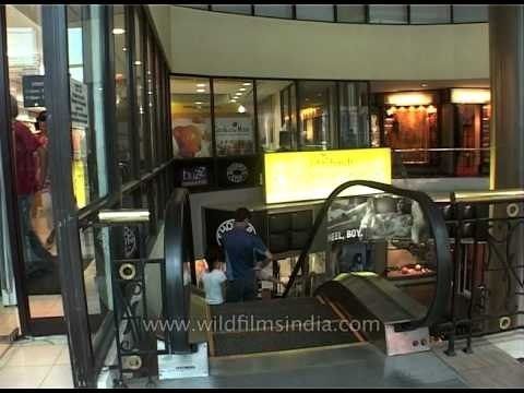 Inside the best Shopping Mall of South Delhi- Ansal Plaza