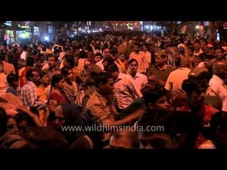 Wander aimlessly with the crowd in Varanasi during Mahashivratri procession