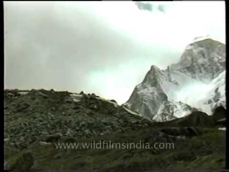 Topovan lies on a glacial shelf at the base of Shivling