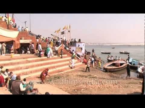 Hindus congregate on Varanasi Ghat after Kumbh Mela 2013