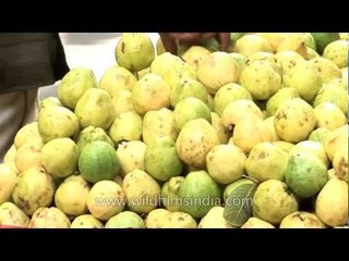 Guavas for sale, Mumbai fruit-walla