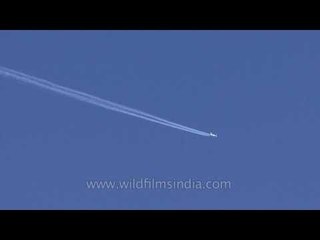 Lufthansa plane leaving jet stream