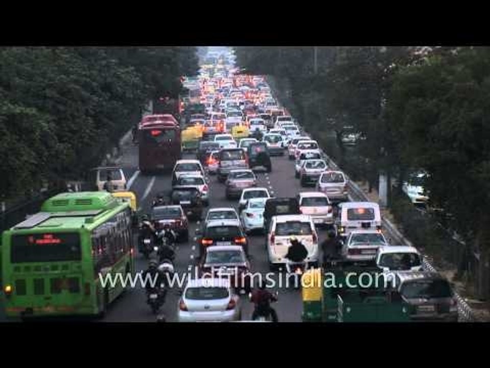 Moti Bagh rush hour traffic on the Ring Road