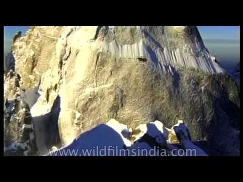 Choppering into high Himalayan mountains in India