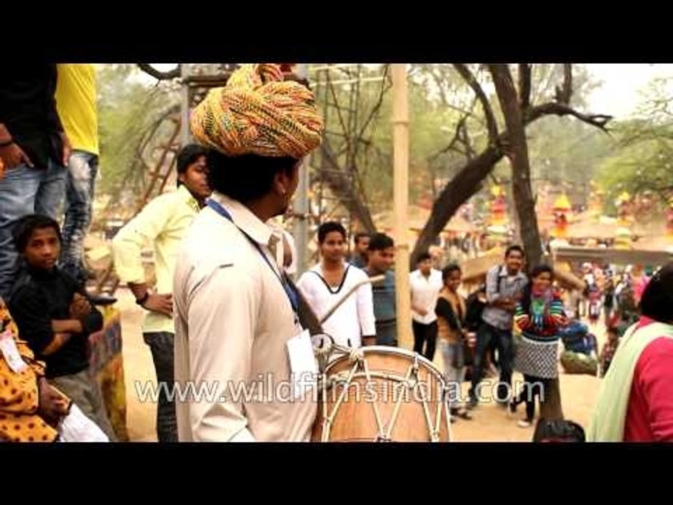 People dancing on 'Desi' beats at Surajkund Mela