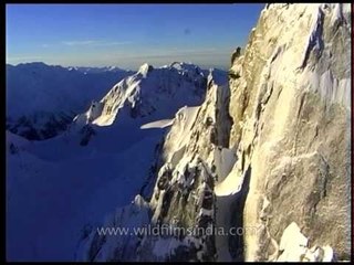 Himalayan Helicopter tour allows you to witness wonders of nature!