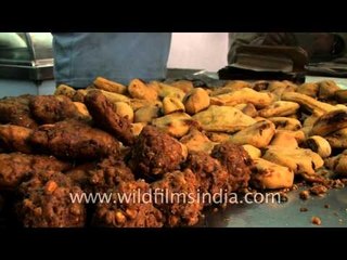 Freshly deep fried pakoras of various types!