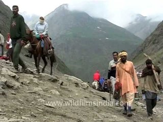 Pilgrims following the Amarnath trek