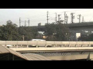 Day time traffic and metro around Kashmere Gate ISBT!