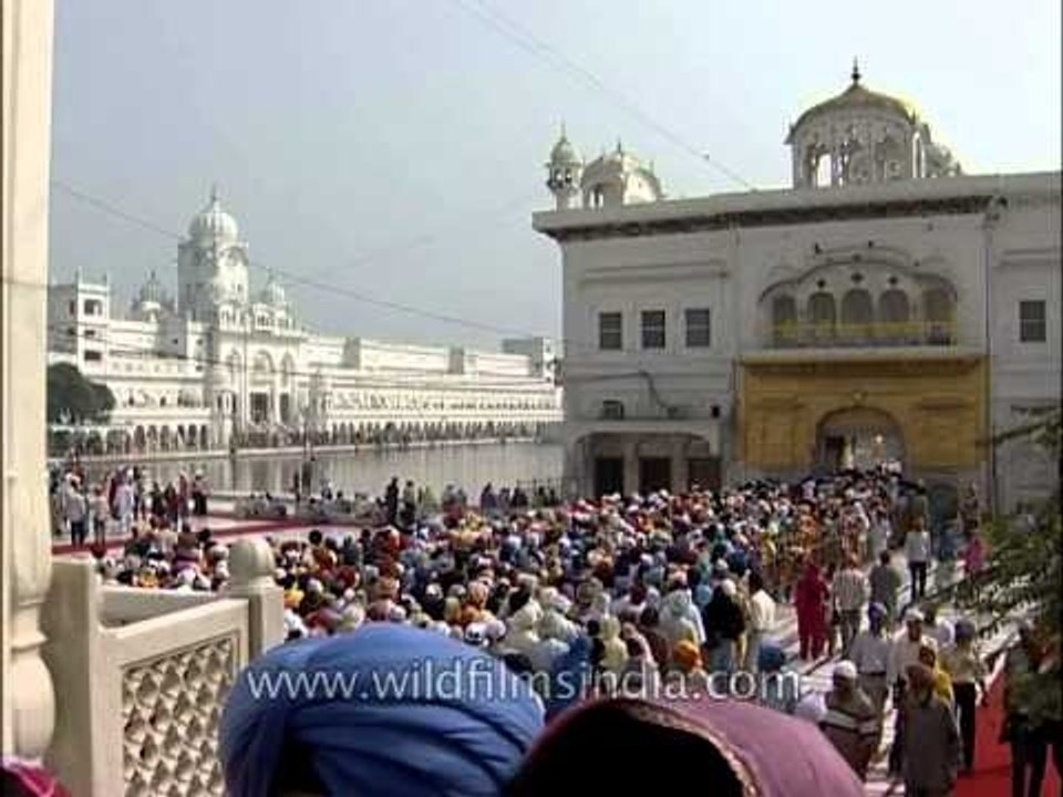 Golden Temple, Amritsar : destination for the devout