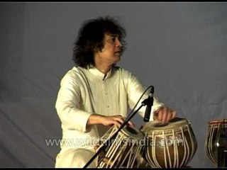 Tabla drum rhythm from India: Zakir Hussain