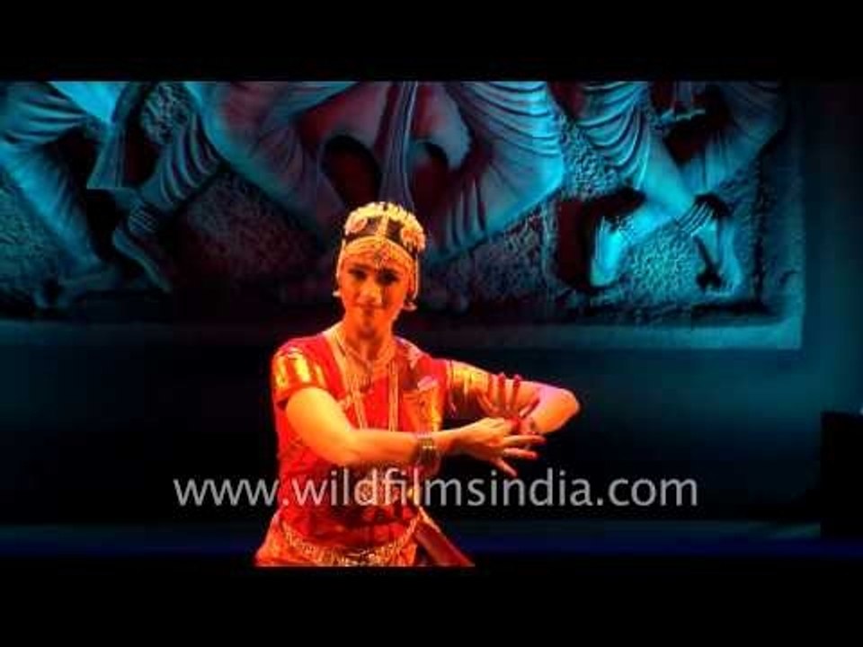 Silvia Rissi - Indian classical dancer from Argentina performs Bharatnatyam
